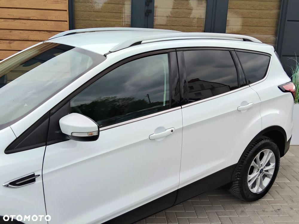 Ford Kuga 1.5 EcoBoost TITANIUM - 3