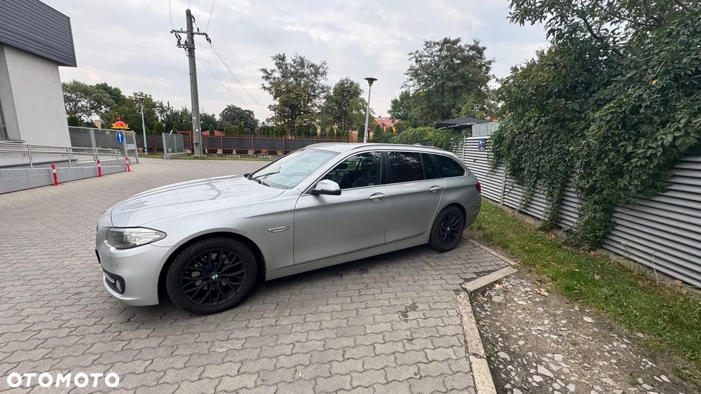 BMW Seria 5 520d xDrive Touring - 10