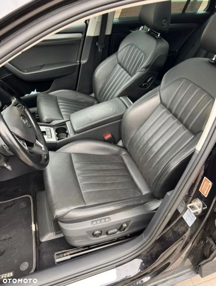 Skoda Superb 2.0 TDI L&K DSG - 11