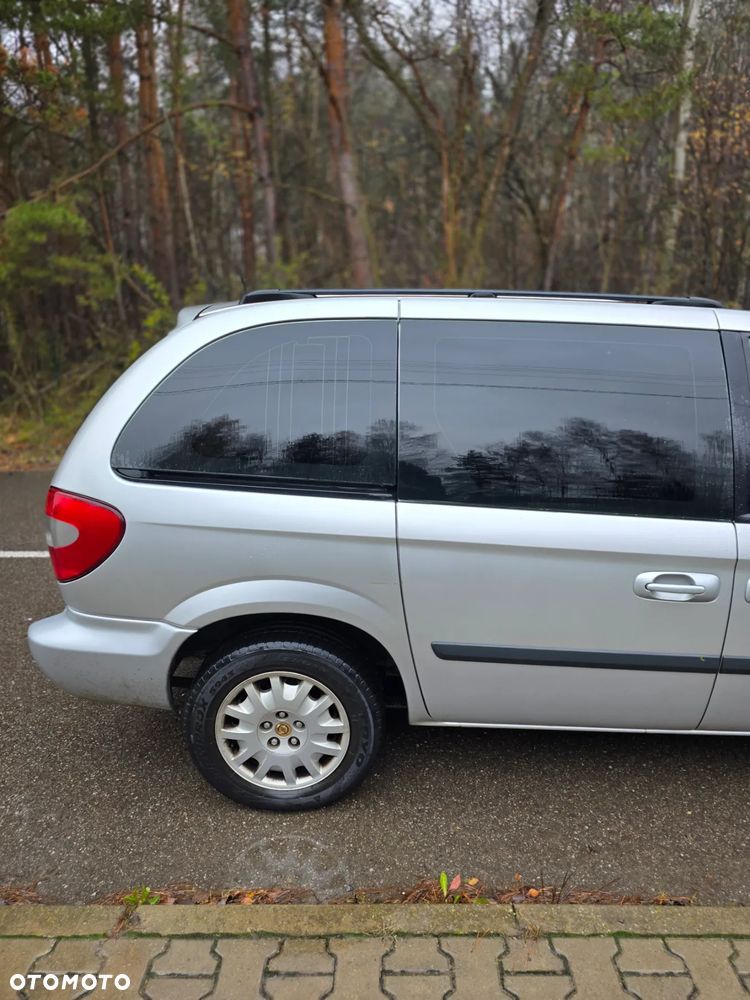 Chrysler Voyager 2.4 SE - 13
