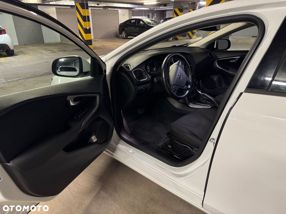 Volvo V40 T3 Drive-E Kinetic - 4