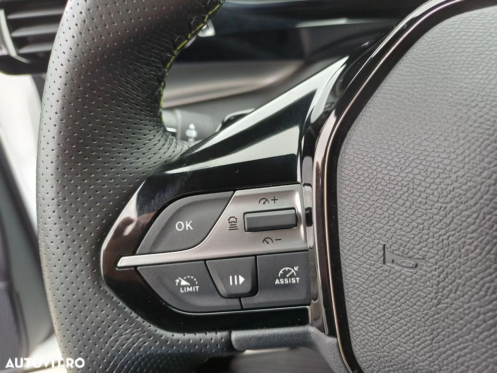 Peugeot 308 1.5L BlueHDI 130 S&S EAT8 GT - 17