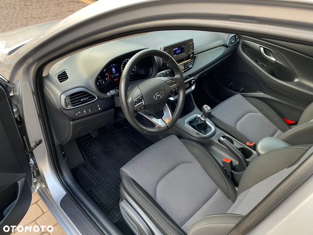 Hyundai i30 1.5 DPI Classic + - 20