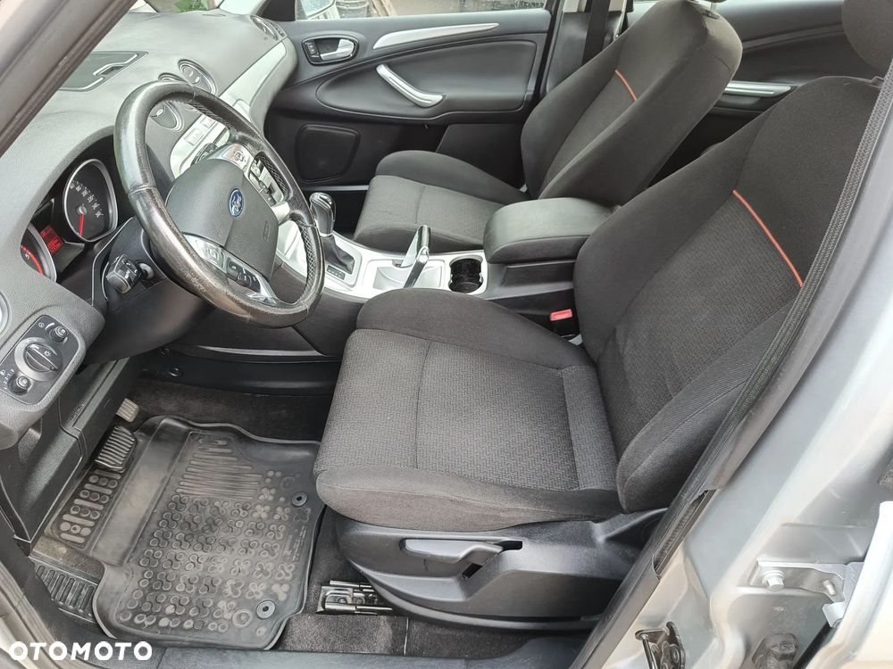 Ford S-Max - 22