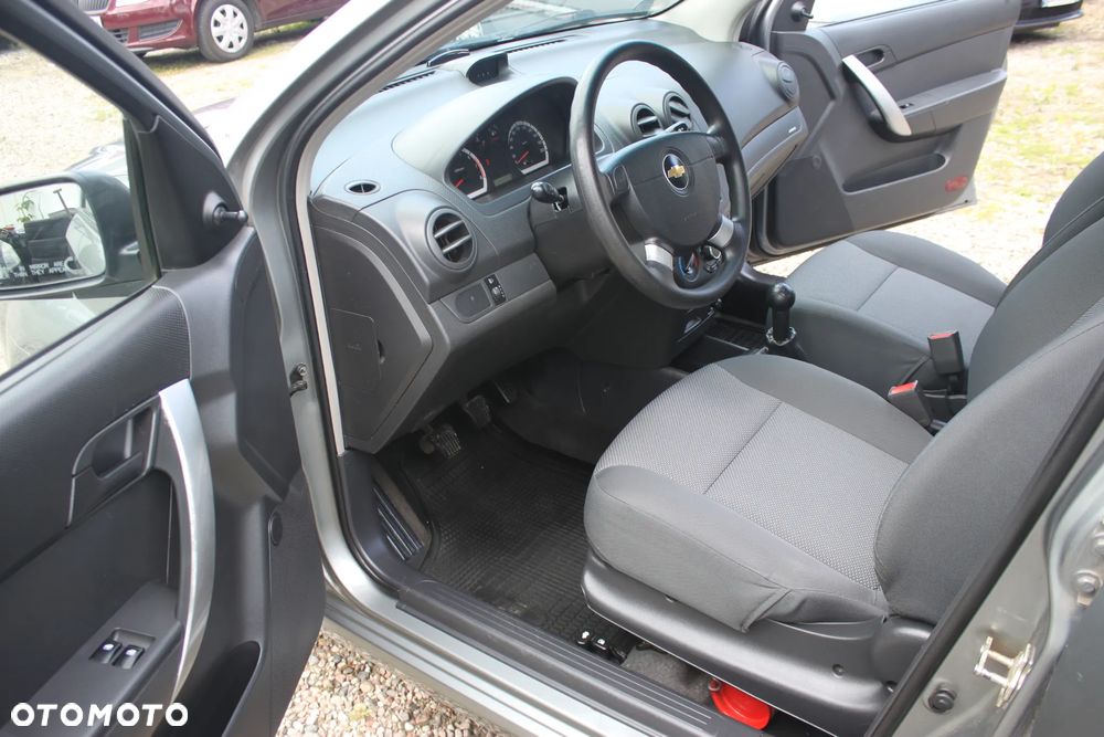 Chevrolet Aveo - 9