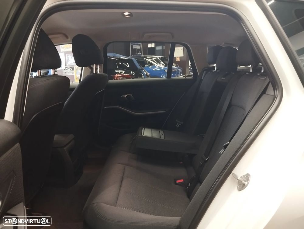 BMW 318 d Corporate Edition - 14