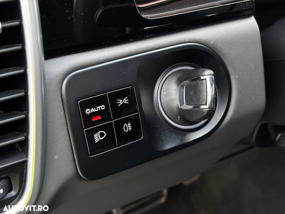 Porsche Cayenne - 12