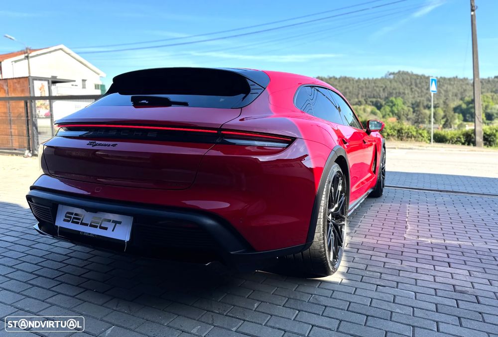 Porsche Taycan Cross Turismo 4 - 12