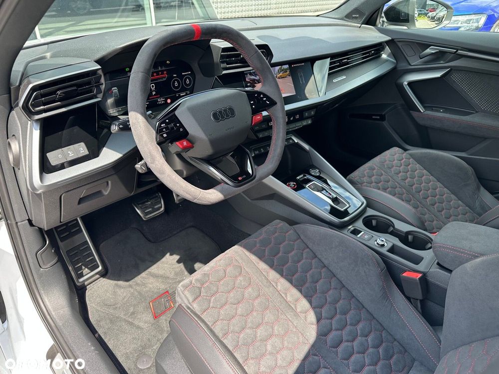 Audi RS3 Sportback - 12