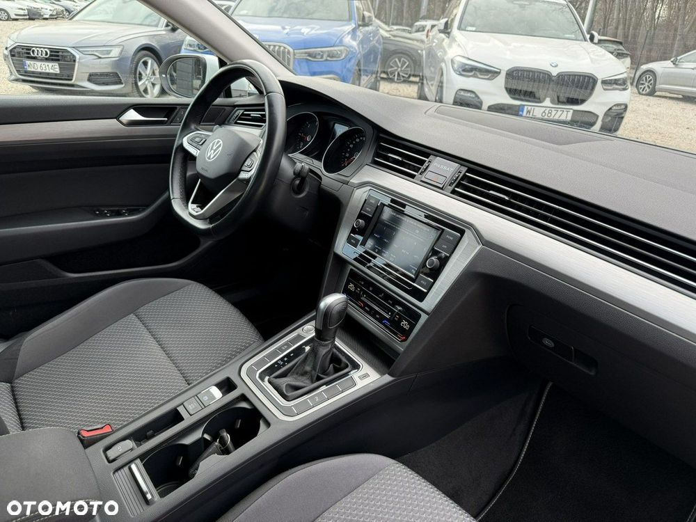 Volkswagen Passat - 26