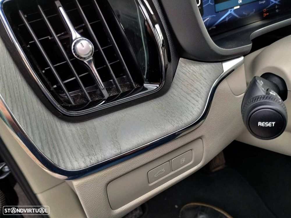 Volvo XC 60 2.0 T6 PHEV Plus Bright - 9