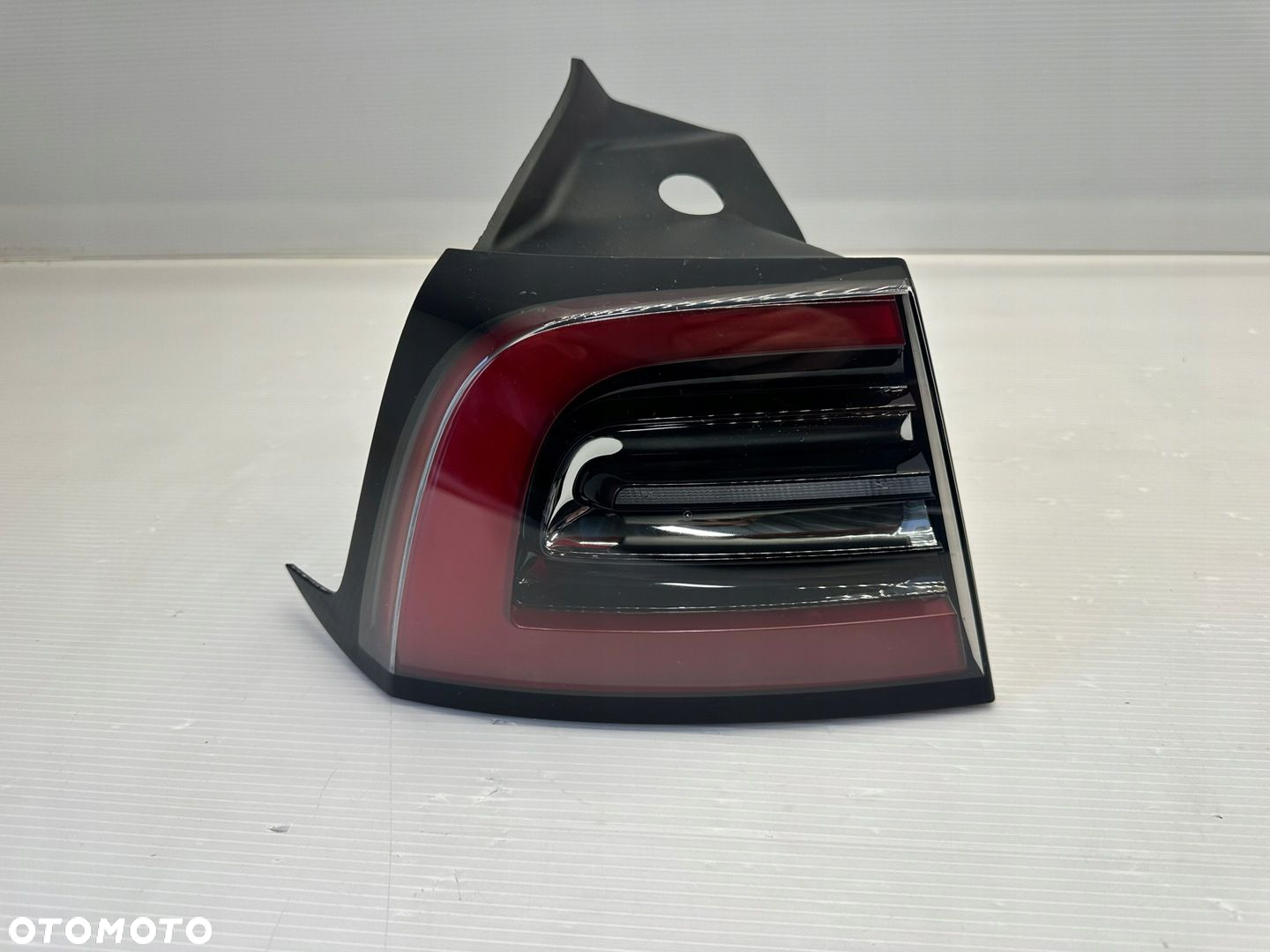 TESLA Model 3 / Y LAMPA Tylna Lewa LED 1502086-00-D - 2