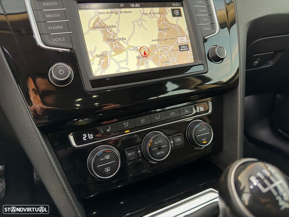 VW Passat Variant 2.0 TDi Highline - 29