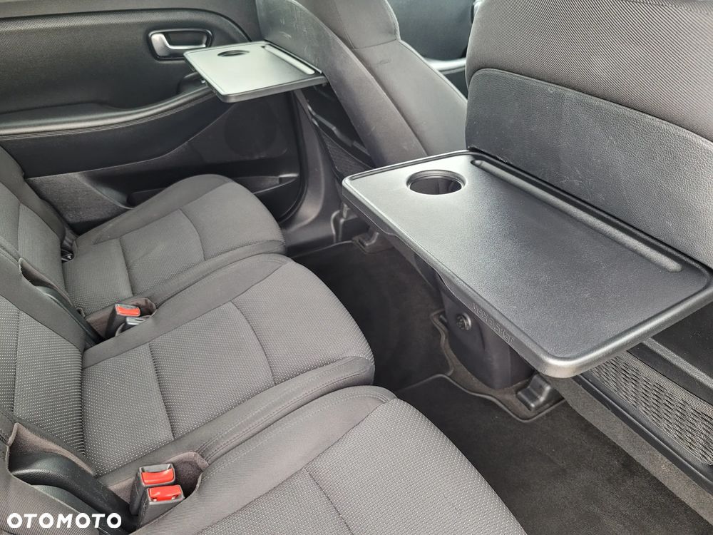 Kia Carens 1.7 CRDi 141 Dream Team Edition - 25