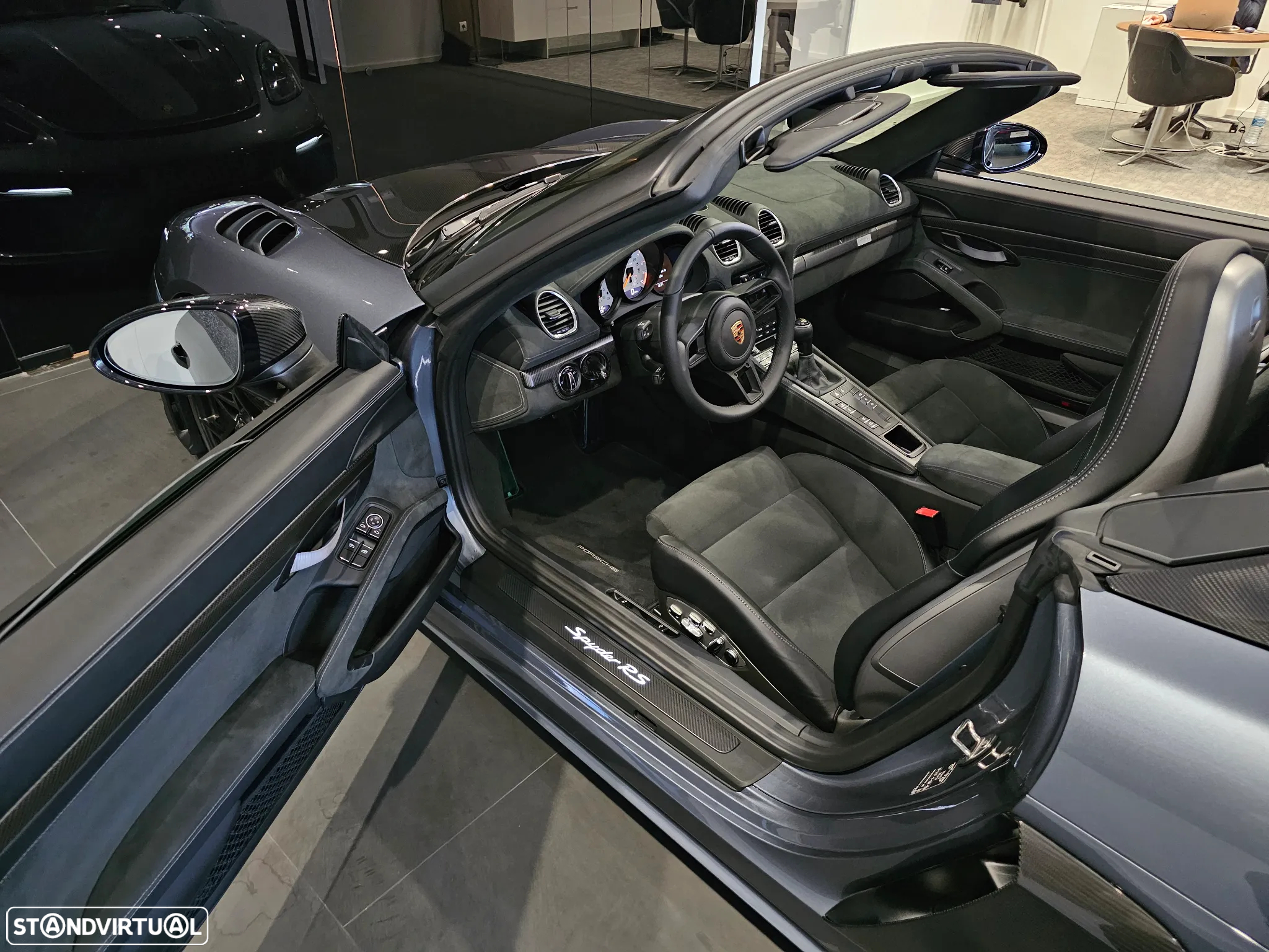 Porsche 718 Spyder - 16