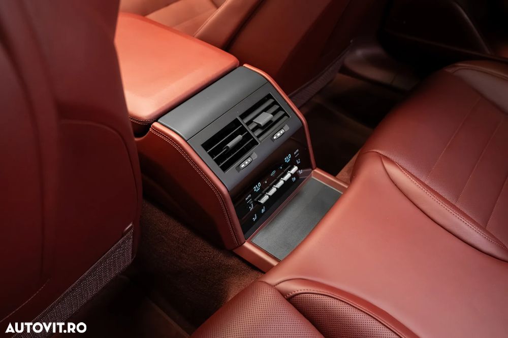 Porsche Panamera 4 - 25