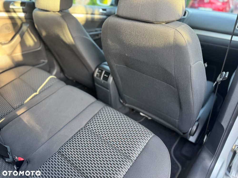 Volkswagen Golf 1.6 TDI DPF Style - 9