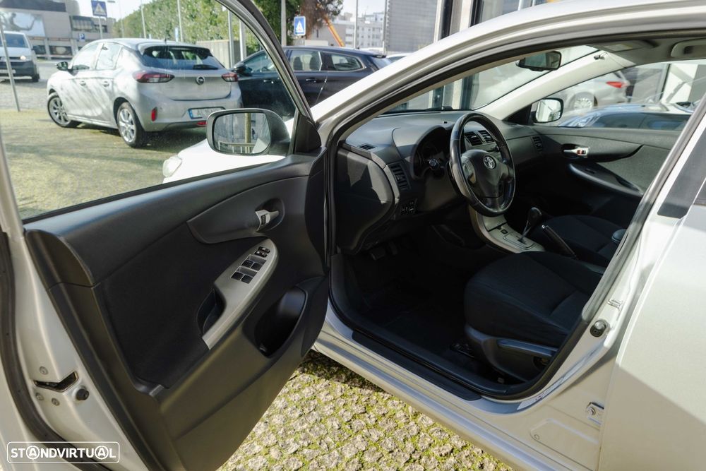 Toyota Corolla 1.4 D-4D Exclusive MM - 8