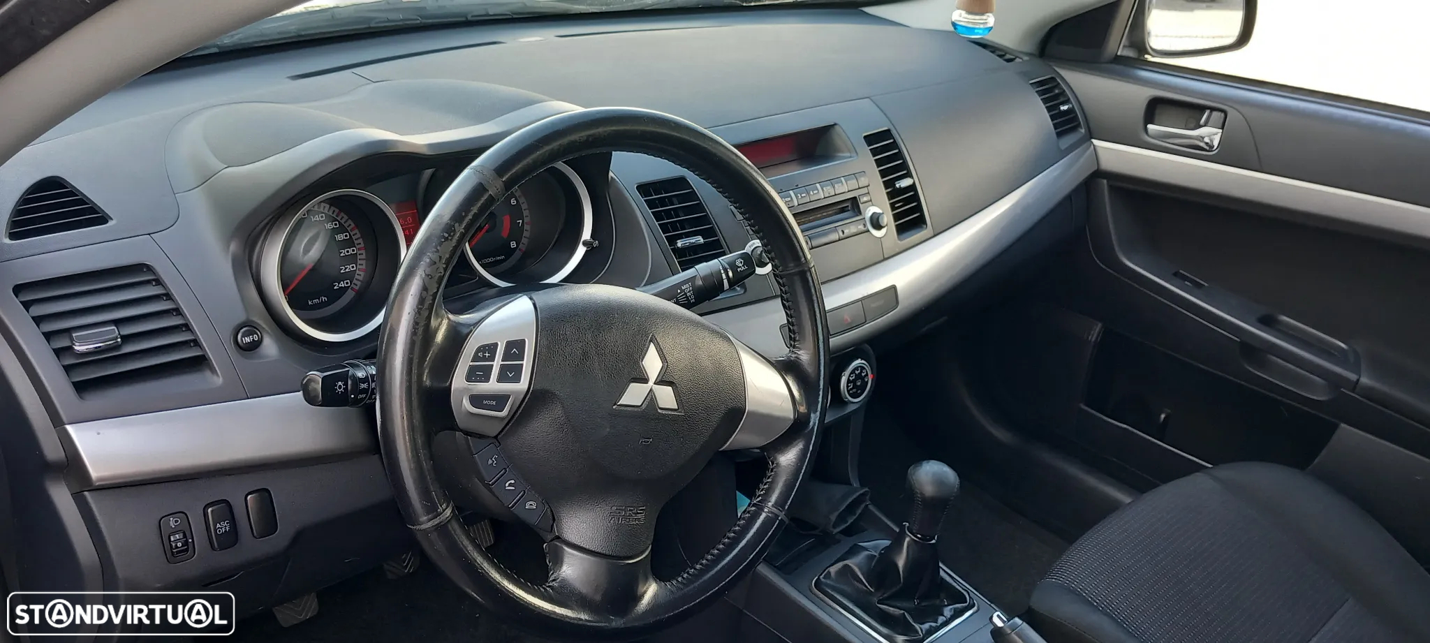 Mitsubishi Lancer 1.5 Invite - 11
