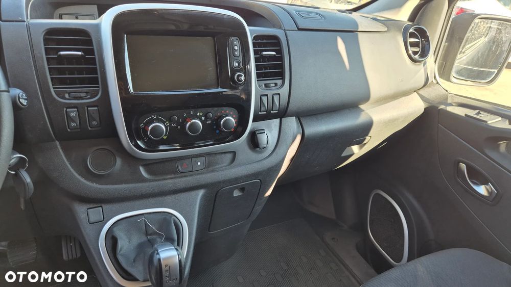 Renault Trafic Grand 2.0 dCi EDC - 18