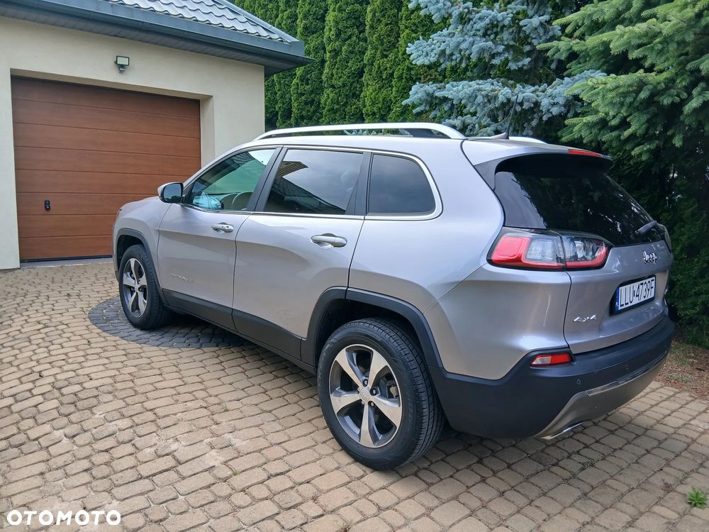 Jeep Cherokee - 17