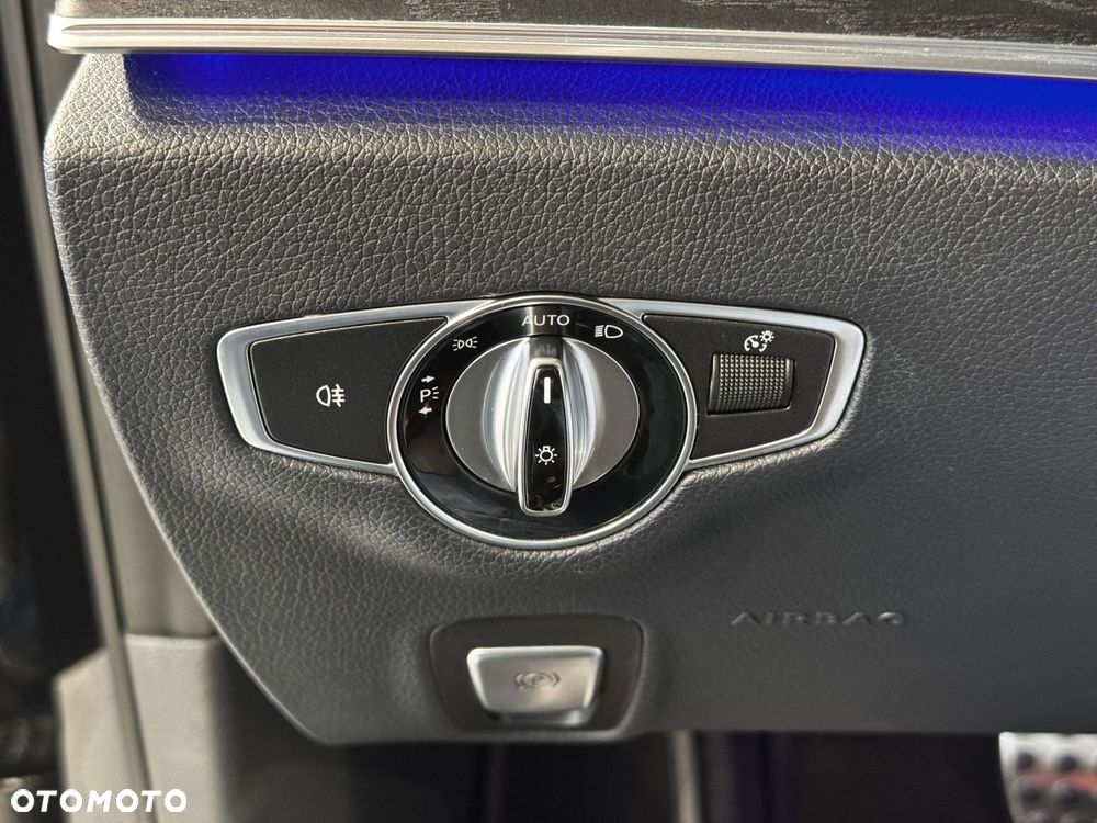 Mercedes-Benz Klasa E - 27