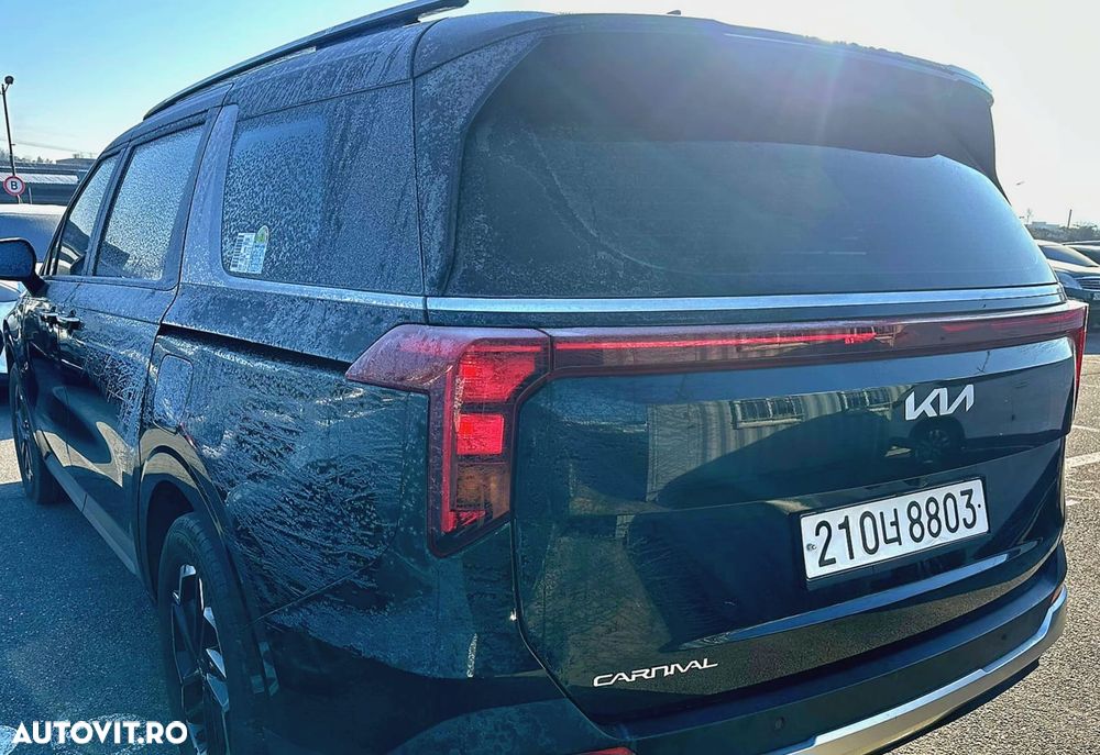 Kia Carnival - 26
