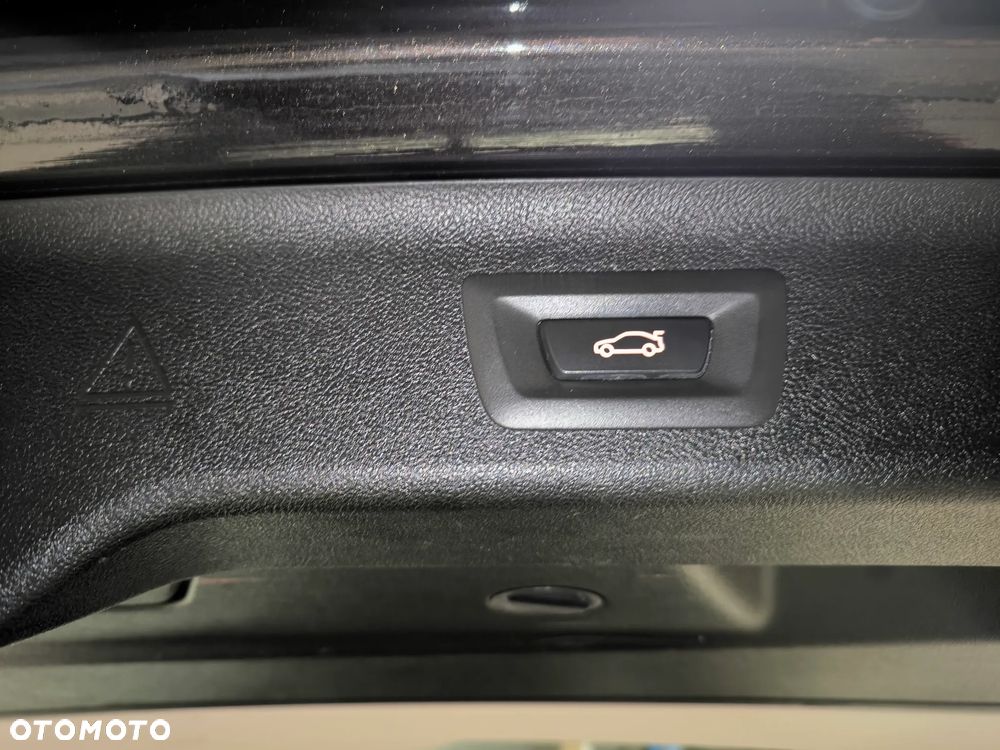 BMW Seria 5 520d - 23