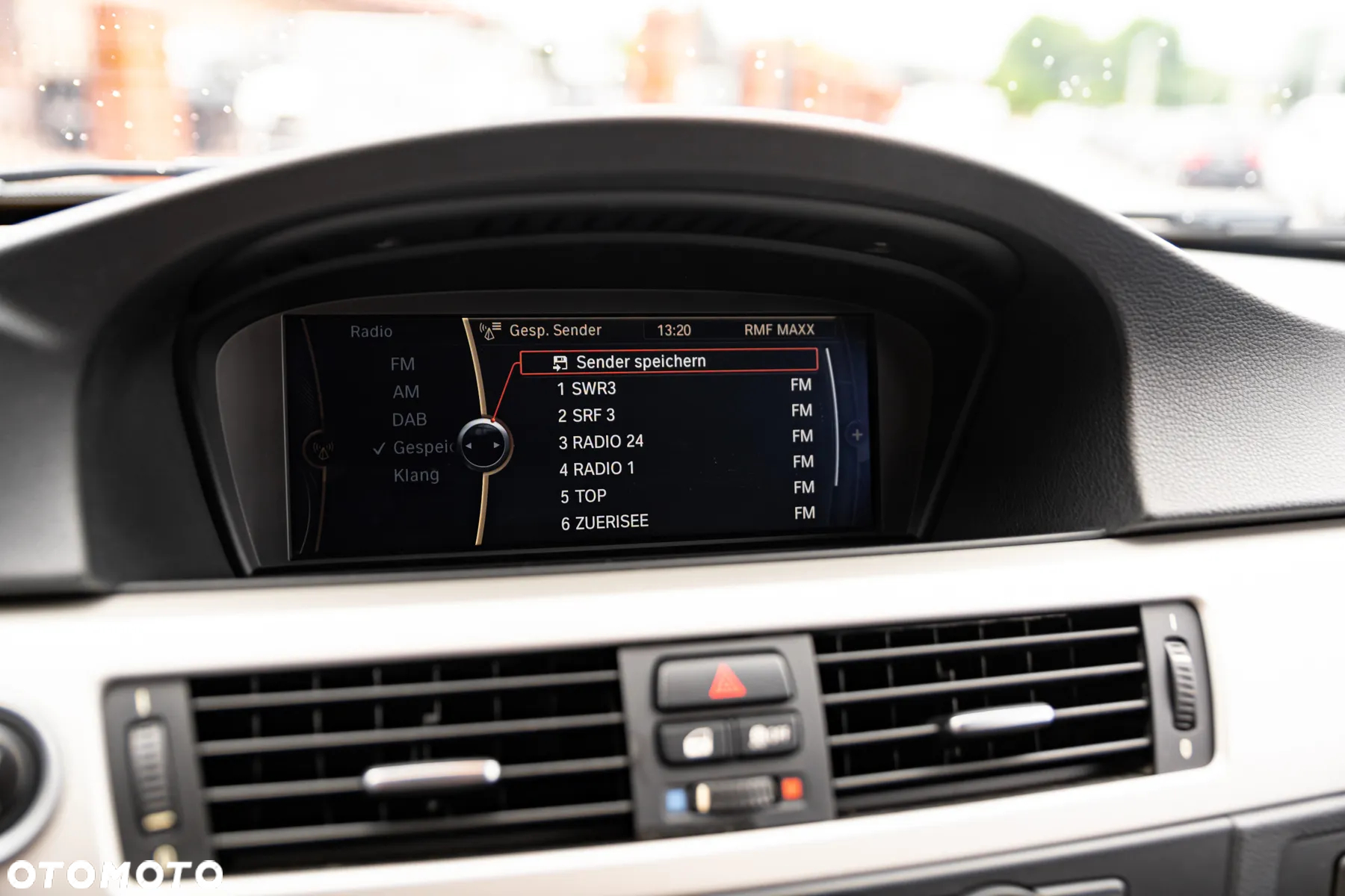 BMW Seria 3 325i xDrive Touring Edition Sport - 36