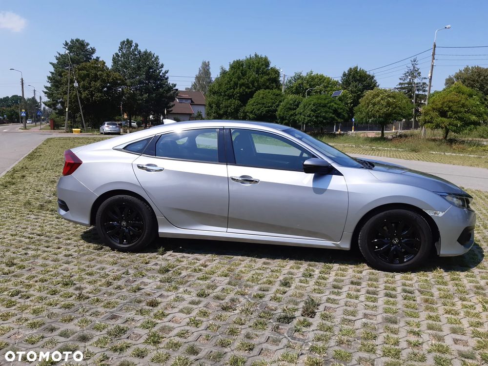 Honda Civic 1.5 i-VTEC Turbo CVT Elegance - 16
