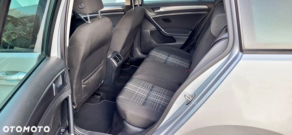 Volkswagen Golf 1.6 TDI DPF MATCH - 20