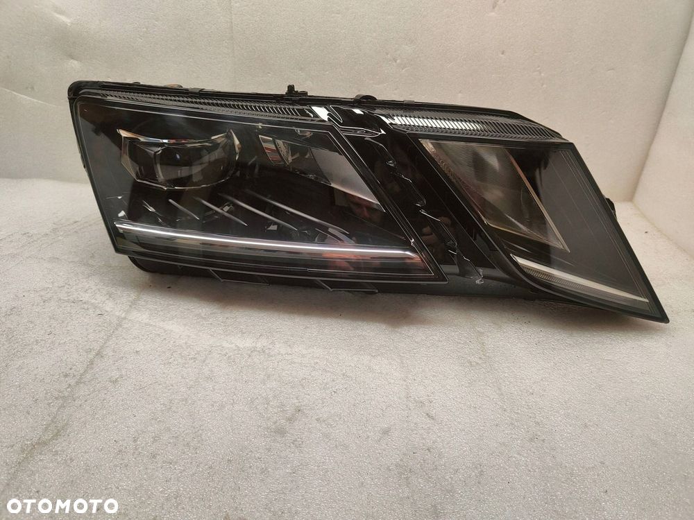 Skoda Octavia III LIFT FULL LED Przód strona prawa 5E1941016D - 1