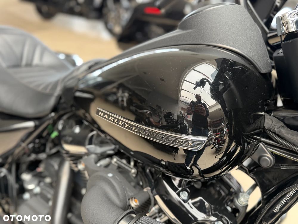 Harley-Davidson Touring Street Glide - 15