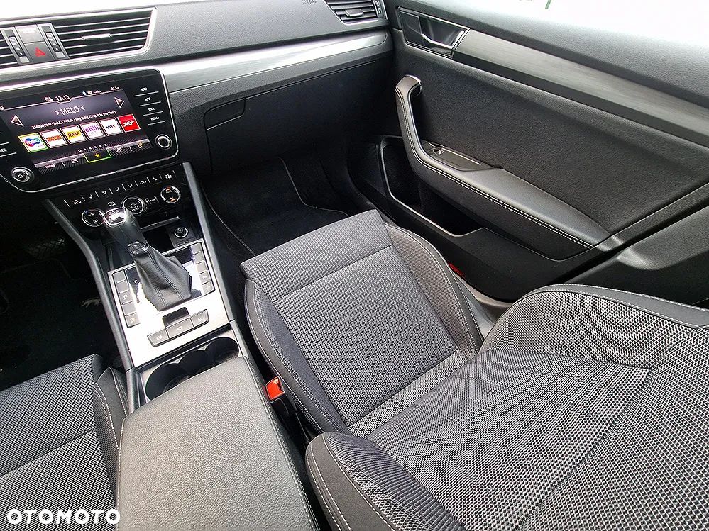 Skoda Superb 2.0 TDI SCR Style DSG - 25
