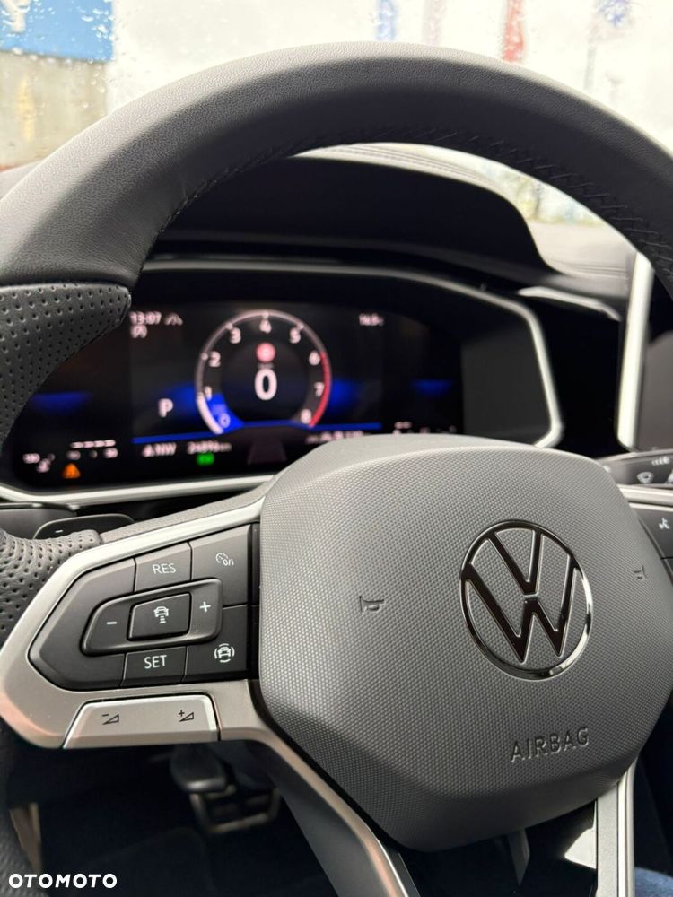 Volkswagen T-Roc - 12