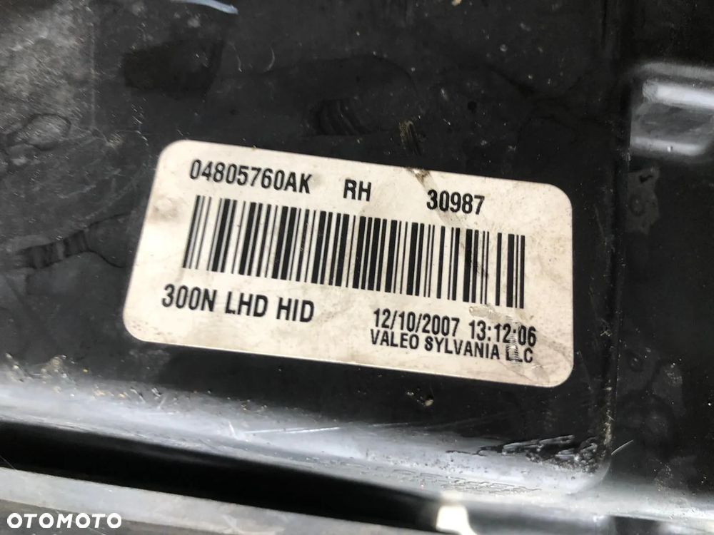 CHRYSLER 300 C 300C 04-10 LAMPA LAMPY XENON KSENON L+R KPL    CENA ZA 2 SZTUKI - 10