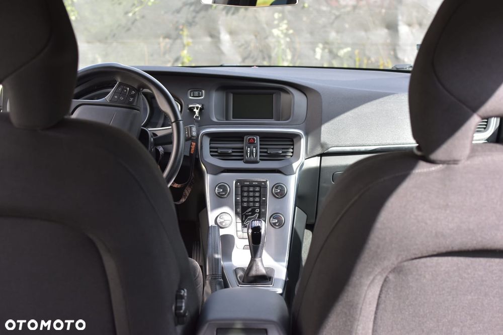 Volvo V40 D2 Momentum - 9