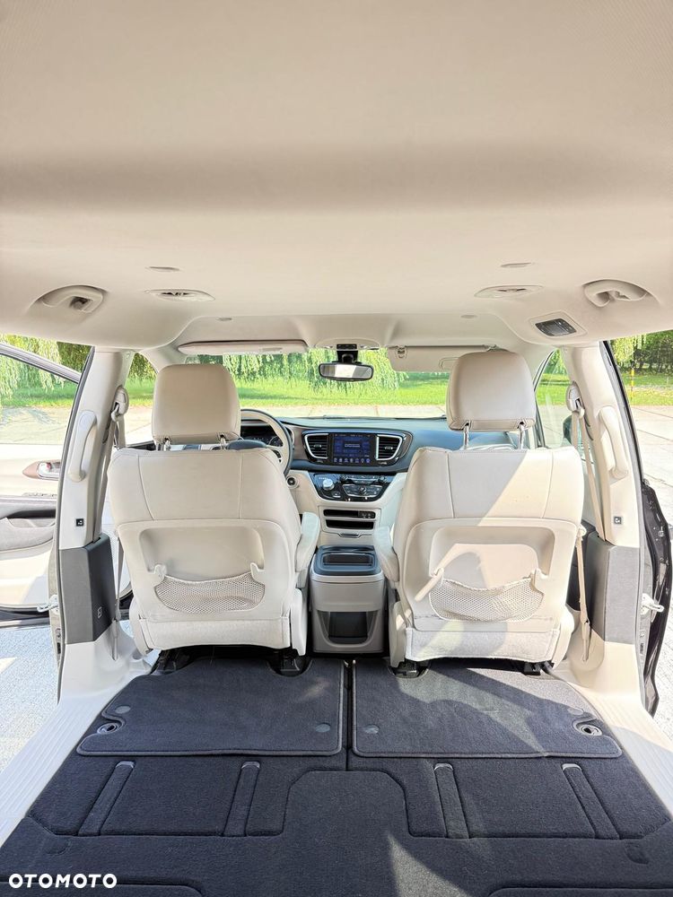 Chrysler Pacifica - 20