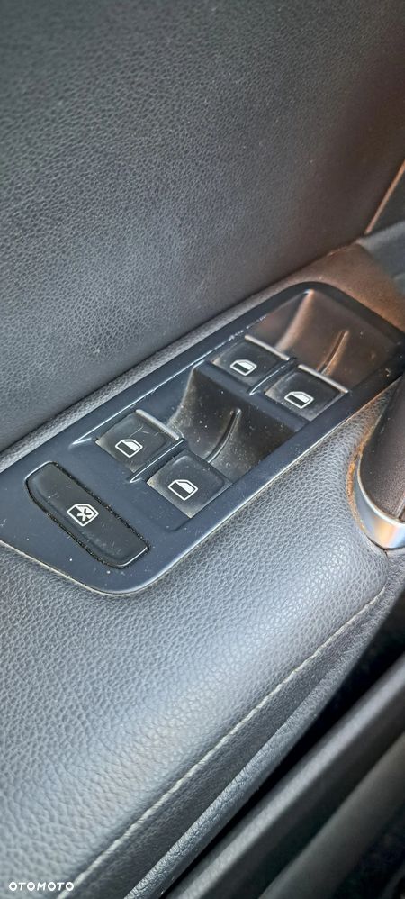 Volkswagen Golf 2.0 TDI BlueMotion Technology Highline - 31