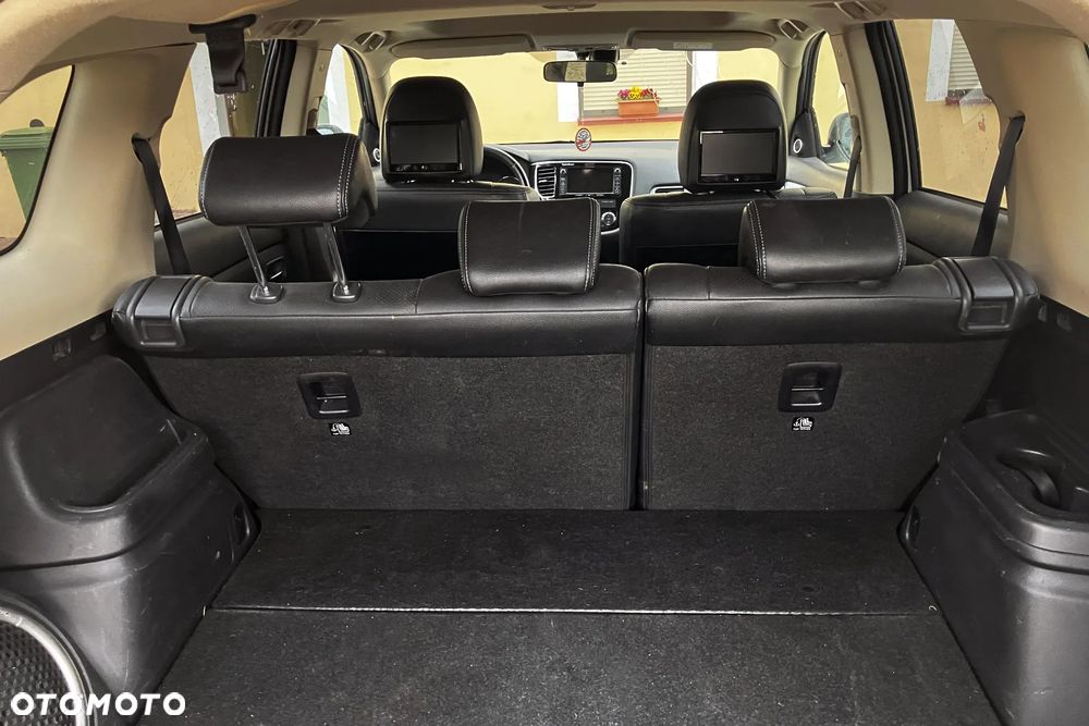 Mitsubishi Outlander 2.0 4WD Plus - 5