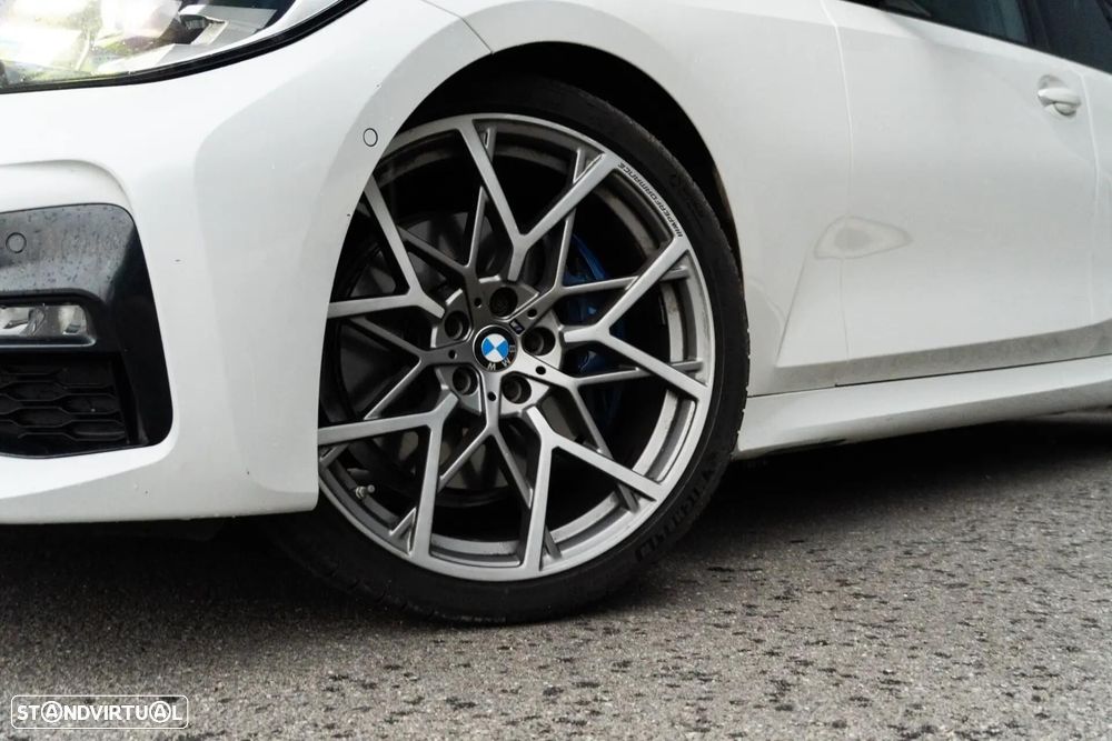 BMW 320 d Pack M Auto - 31