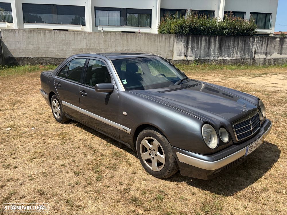 Mercedes-Benz E 220 D Elegance - 15