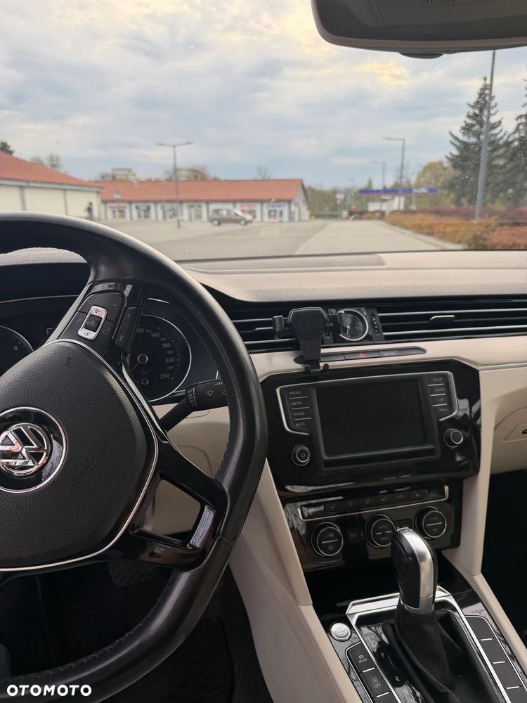 Volkswagen Passat 2.0 TDI BMT Comfortline DSG - 11