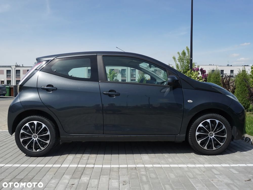 Toyota Aygo x-play touch - 7