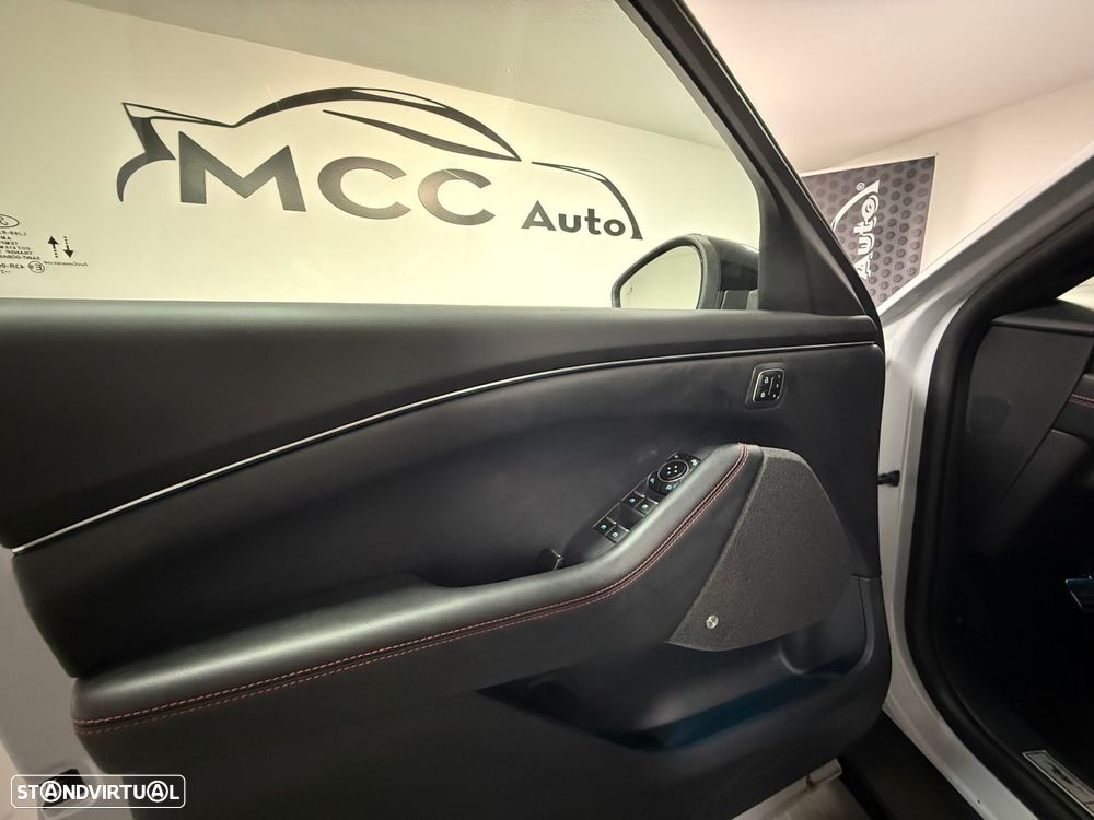 Ford Mustang Mach-E Alargada AWD - 23