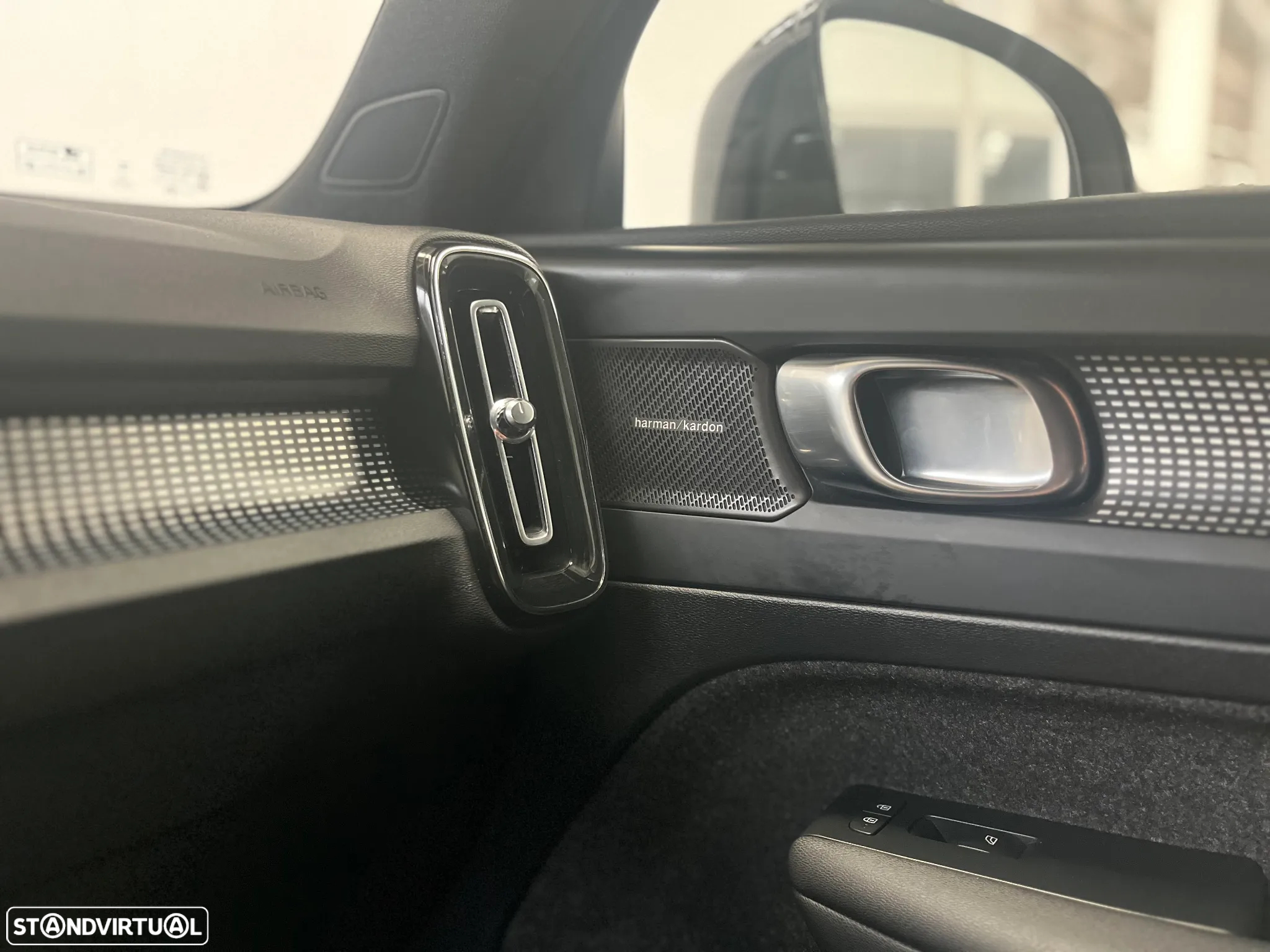 Volvo XC 40 1.5 T2 Plus Dark Auto - 23