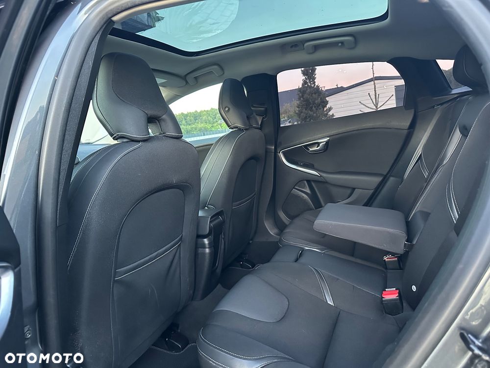 Volvo V40 D2 Momentum - 11