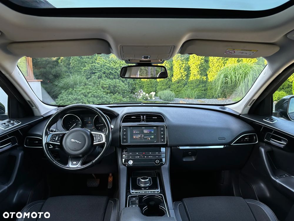 Jaguar F-Pace 20d R-Sport - 3