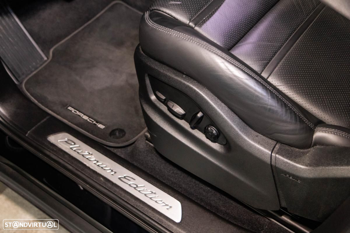 Porsche Cayenne E-Hybrid Tiptronic S Platinum Edition - 38