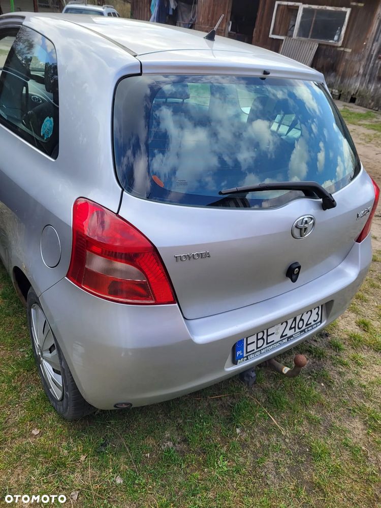 Toyota Yaris - 4